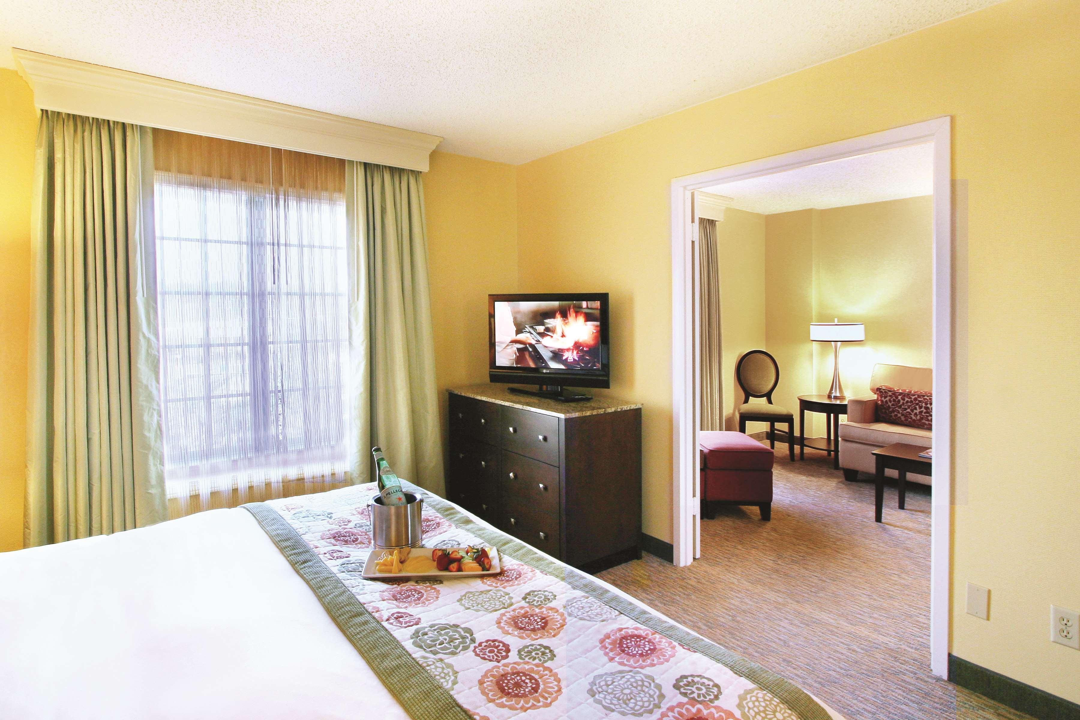 Doubletree Suites By Hilton At The Battery Atlanta Smyrna Εξωτερικό φωτογραφία