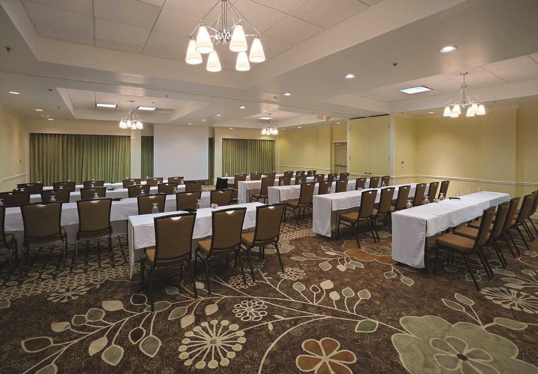 Doubletree Suites By Hilton At The Battery Atlanta Smyrna Εξωτερικό φωτογραφία